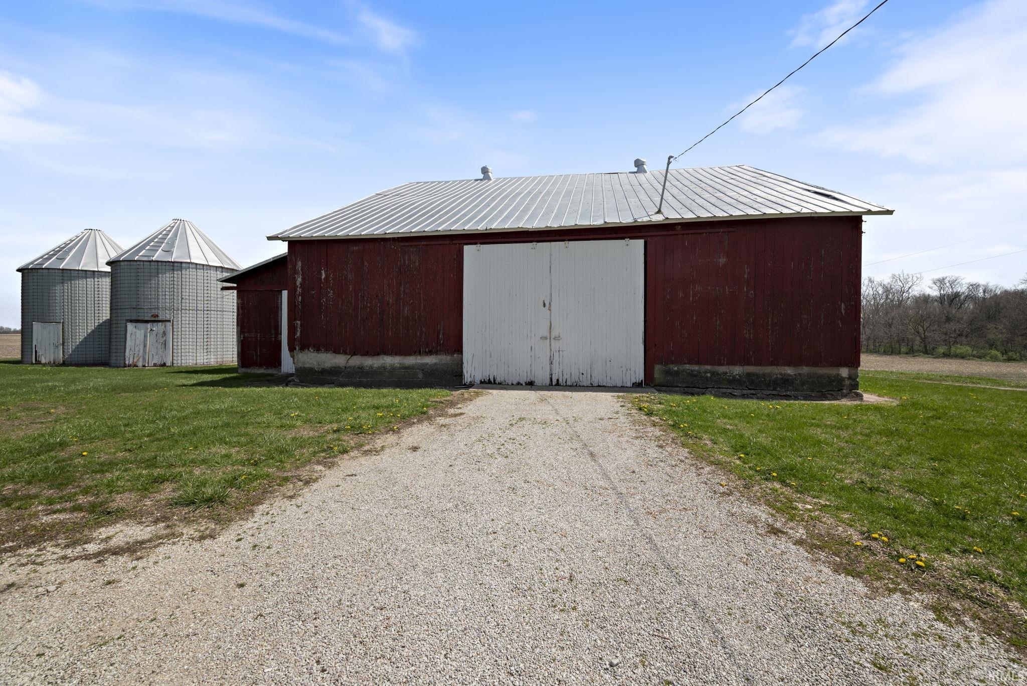 Rossville, Indiana 46065, United States, 3 Bedrooms Bedrooms, ,1 BathroomBathrooms,Residential,Pending,114119