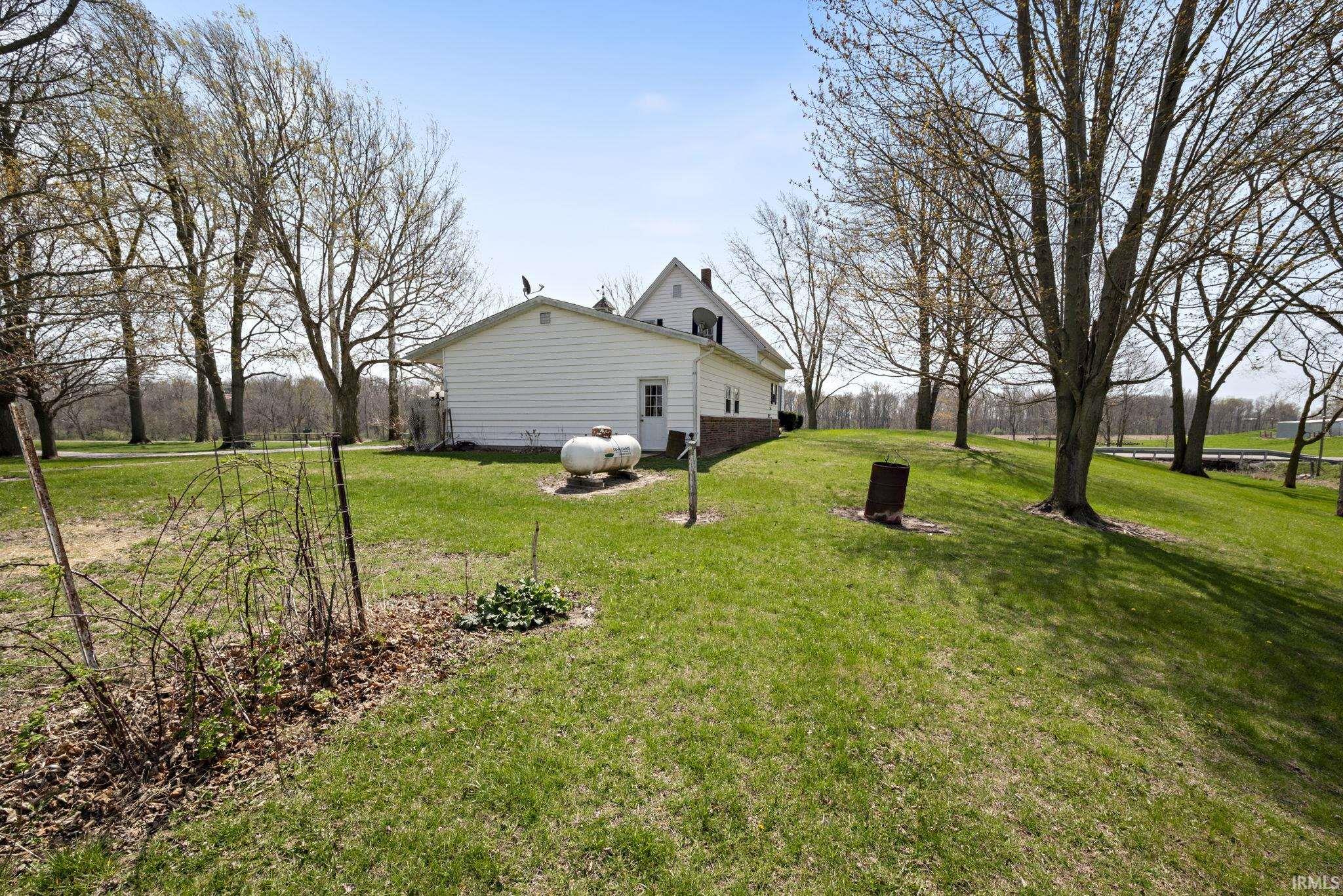 Rossville, Indiana 46065, United States, 3 Bedrooms Bedrooms, ,1 BathroomBathrooms,Residential,Pending,114119