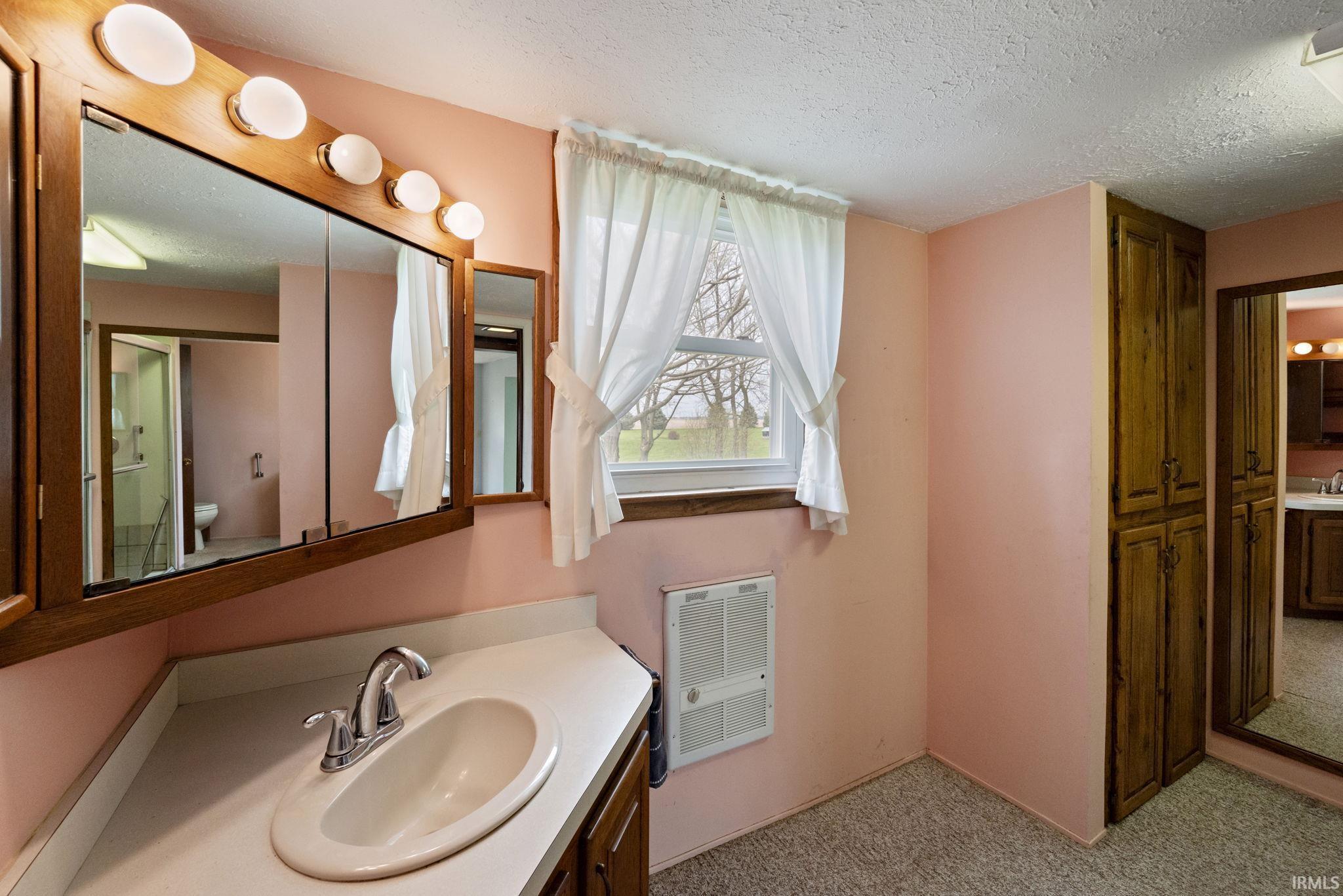 Rossville, Indiana 46065, United States, 3 Bedrooms Bedrooms, ,1 BathroomBathrooms,Residential,Pending,114119