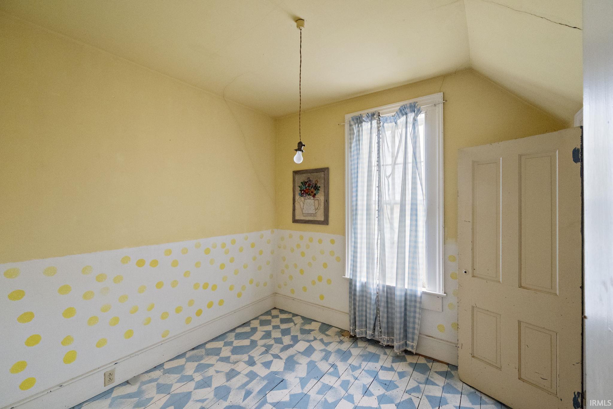 Rossville, Indiana 46065, United States, 3 Bedrooms Bedrooms, ,1 BathroomBathrooms,Residential,Pending,114119