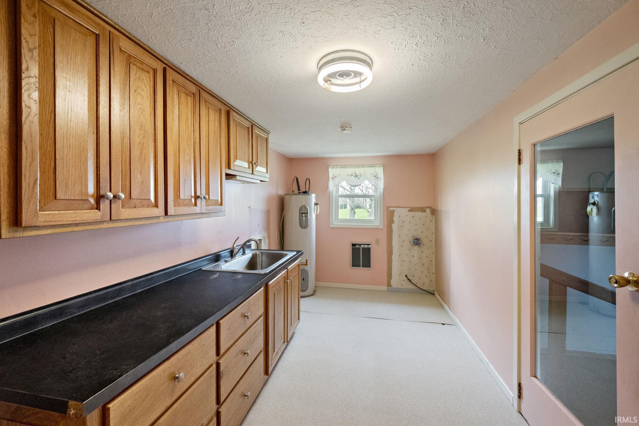 Rossville, Indiana 46065, United States, 3 Bedrooms Bedrooms, ,1 BathroomBathrooms,Residential,Pending,114119