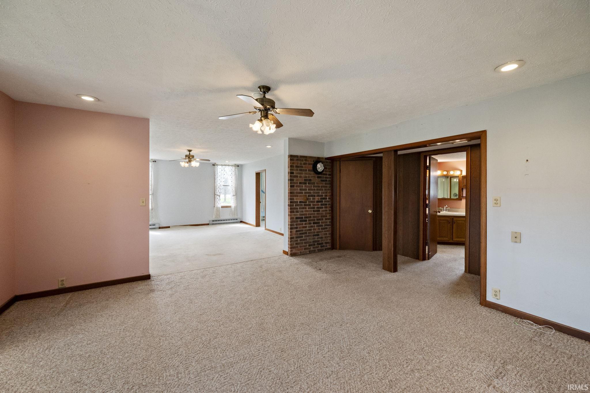 Rossville, Indiana 46065, United States, 3 Bedrooms Bedrooms, ,1 BathroomBathrooms,Residential,Pending,114119