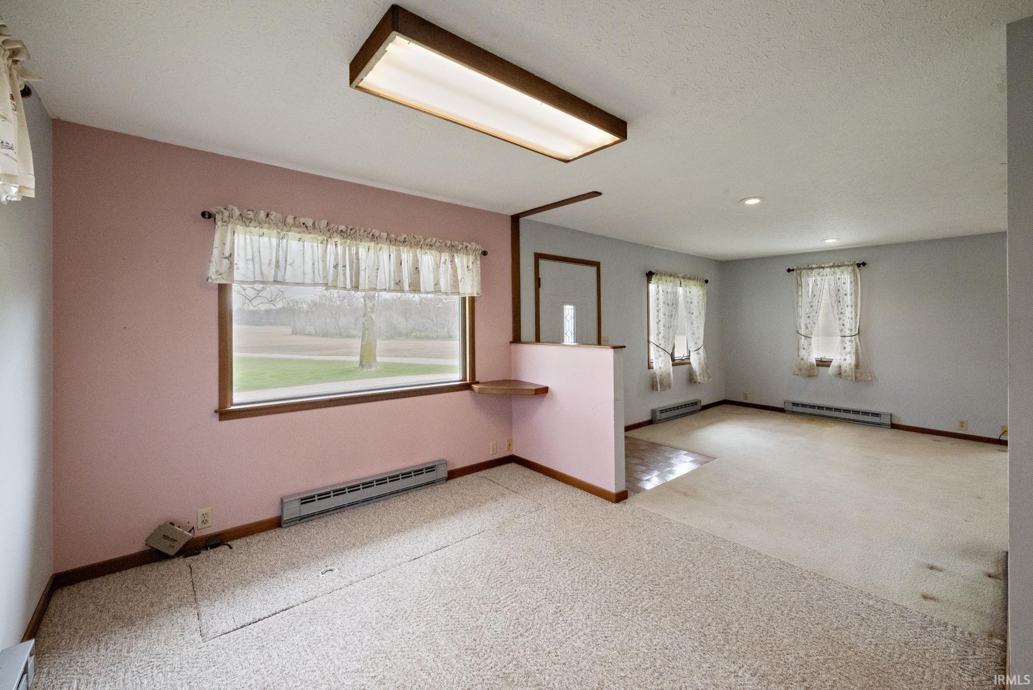 Rossville, Indiana 46065, United States, 3 Bedrooms Bedrooms, ,1 BathroomBathrooms,Residential,Pending,114119