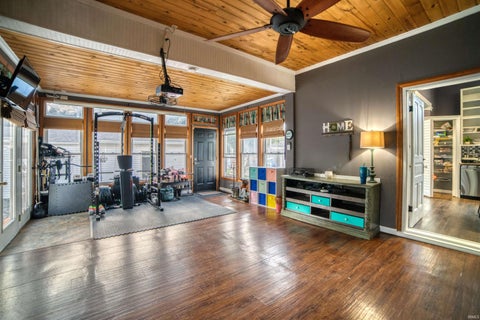 Tiny photo for 805 Main Street, Mount Vernon, IN 47620 (MLS # 202644873)
