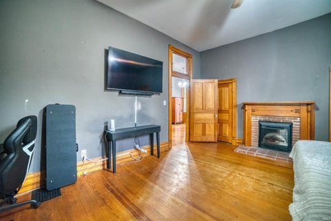 Tiny photo for 805 Main Street, Mount Vernon, IN 47620 (MLS # 202644873)