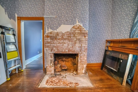 Tiny photo for 805 Main Street, Mount Vernon, IN 47620 (MLS # 202644873)