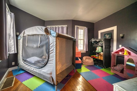 Tiny photo for 805 Main Street, Mount Vernon, IN 47620 (MLS # 202644873)