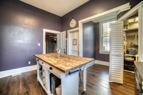 Tiny photo for 805 Main Street, Mount Vernon, IN 47620 (MLS # 202644873)