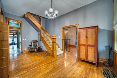 Tiny photo for 805 Main Street, Mount Vernon, IN 47620 (MLS # 202644873)