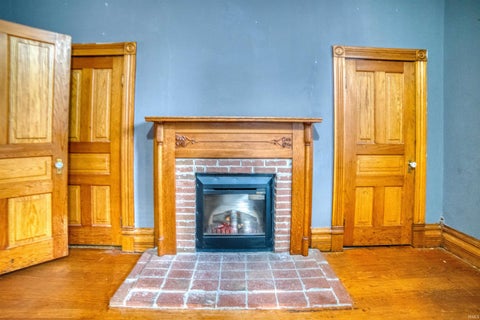 Tiny photo for 805 Main Street, Mount Vernon, IN 47620 (MLS # 202644873)