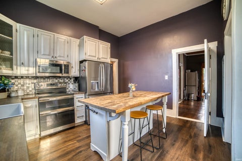 Tiny photo for 805 Main Street, Mount Vernon, IN 47620 (MLS # 202644873)