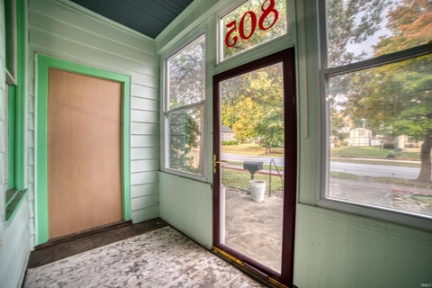 Tiny photo for 805 Main Street, Mount Vernon, IN 47620 (MLS # 202644873)