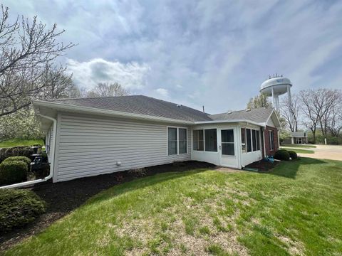 Tiny photo for 840 Wanut Ridge W, Logansport, IN 46947 (MLS # 202612753)