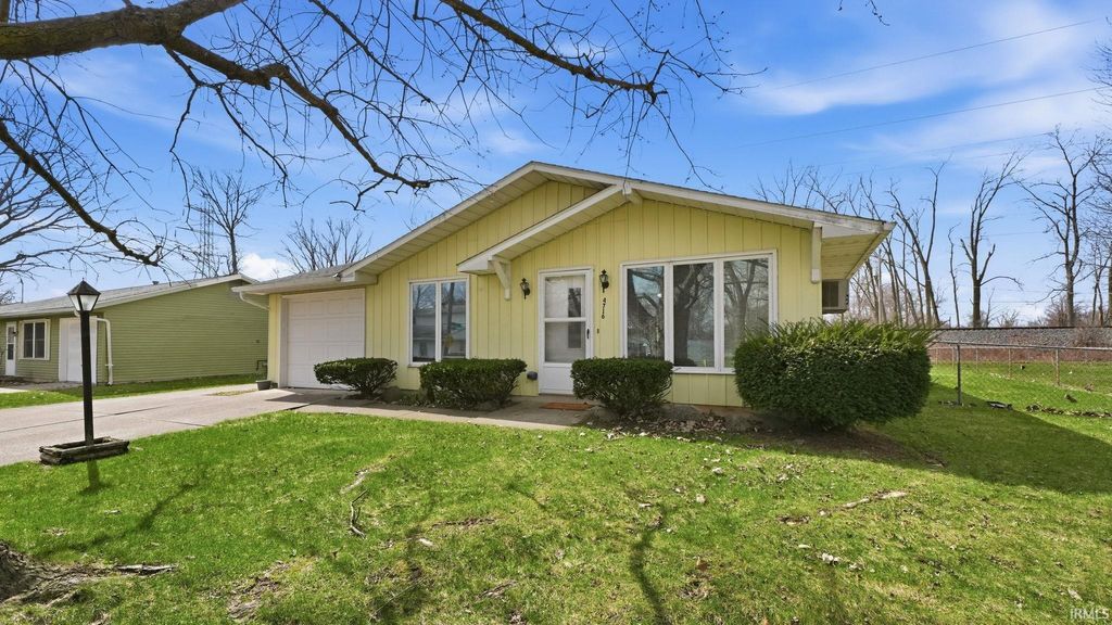 Photo of 4716 Liggett Drive, Fort Wayne, IN 46809 (MLS # 202608461)