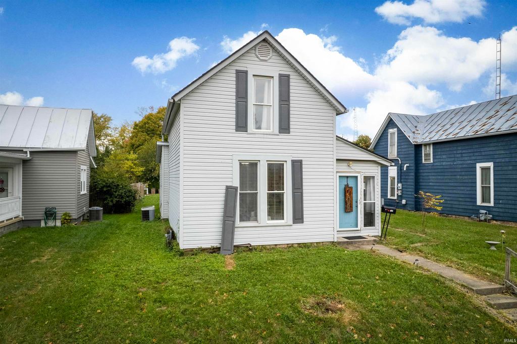 Photo of 706 W Washington Street, Winchester, IN 47394 (MLS # 202543494)