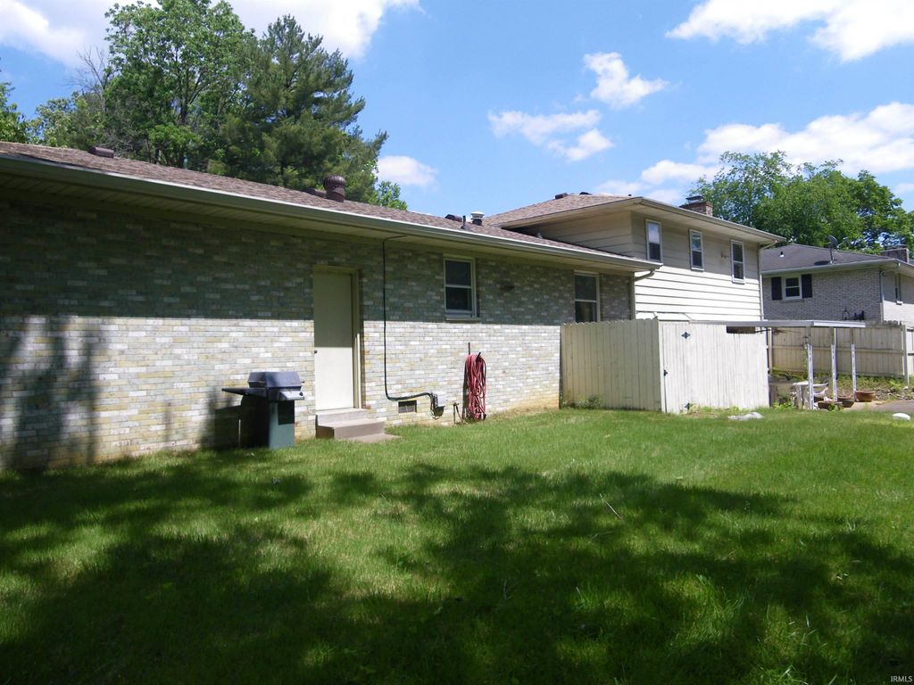 Photo of 516 Holly Hill Drive, Evansville, IN 47710 (MLS # 202616226)