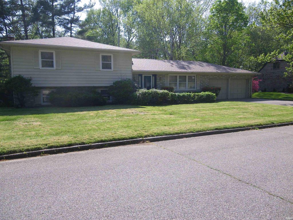 Photo of 516 Holly Hill Drive, Evansville, IN 47710 (MLS # 202616226)