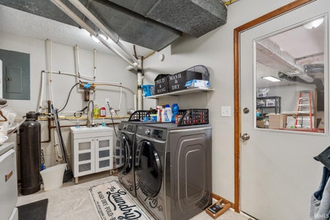 Tiny photo for 608 Lake John Circle, Winona Lake, IN 46590 (MLS # 202619941)