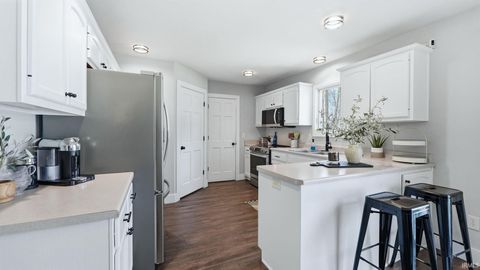 Tiny photo for 3328 Cilantro Cove, Fort Wayne, IN 46818 (MLS # 202614392)