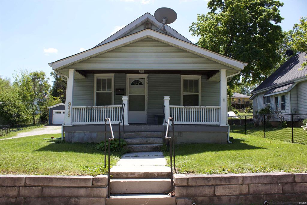 Photo of 919 W Kirkwood Avenue, Bloomington, IN 47404 (MLS # 202616487)