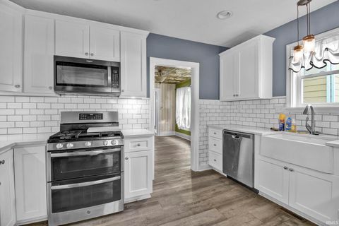 Tiny photo for 220 S McCann Street, Kokomo, IN 46901 (MLS # 202546413)