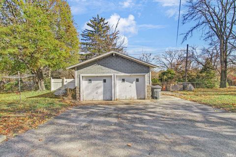 Tiny photo for 220 S McCann Street, Kokomo, IN 46901 (MLS # 202546413)