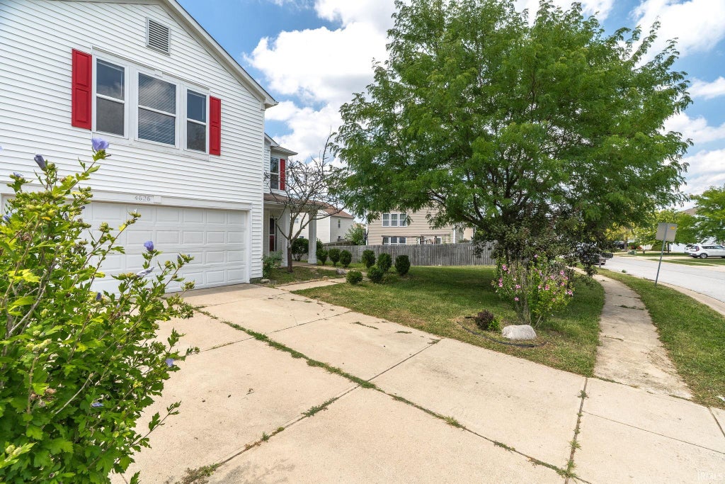 Photo of 4626 Peebleshire Lane, Lafayette, IN 47909 (MLS # 202632752)