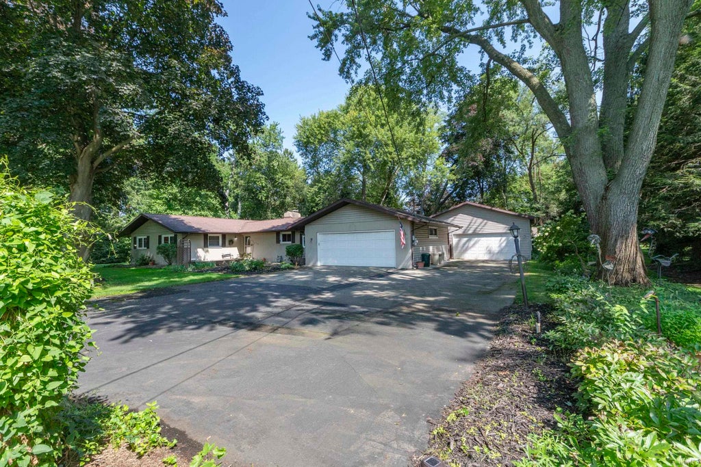 Photo of 22695 State Road 120, Elkhart, IN 46516 (MLS # 202631238)