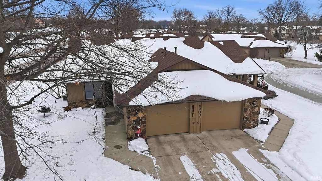 Photo of 8301 Lamplighter Court, Fort Wayne, IN 46835 (MLS # 202604021)