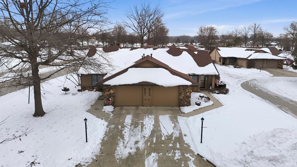 Photo of 8301 Lamplighter Court, Fort Wayne, IN 46835 (MLS # 202604021)