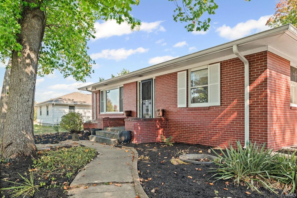 Photo of 1834 Summit Drive, West Lafayette, IN 47906 (MLS # 202542310)