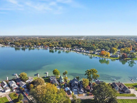 Tiny photo for 51244 N Shore Drive, Elkhart, IN 46514 (MLS # 202643633)