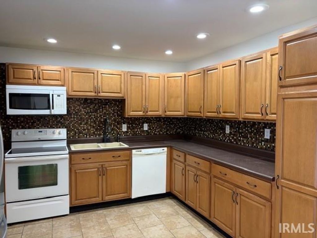 Photo of 901 W Rosewood Drive, Peru, IN 46970 (MLS # 202611953)