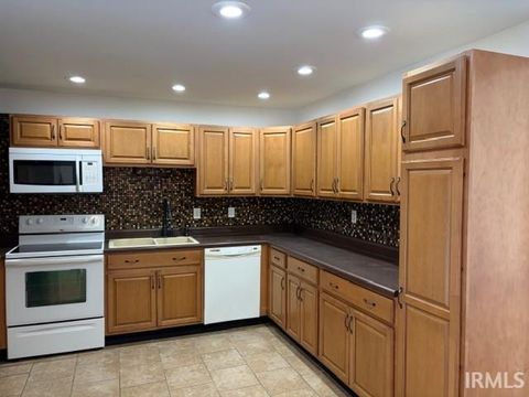 Tiny photo for 901 W Rosewood Drive, Peru, IN 46970 (MLS # 202611953)