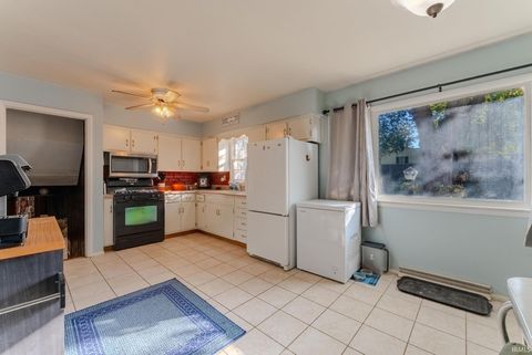 Tiny photo for 905 Sunset Drive, Wabash, IN 46992 (MLS # 202543868)