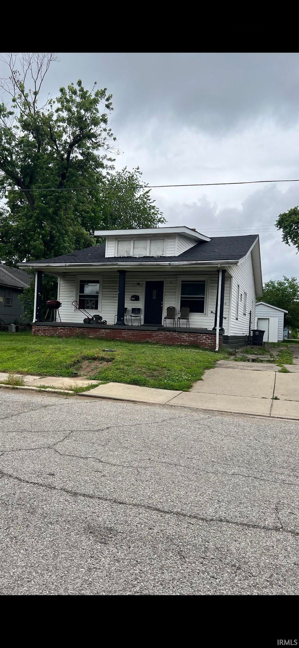 Photo of 1104 Adams Avenue, Evansville, IN 47714 (MLS # 202602027)