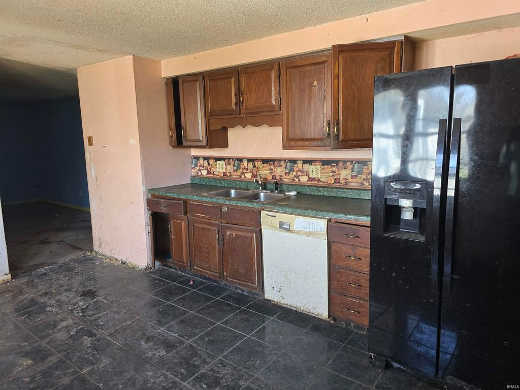 Photo of 5115 Woodway Drive, Fort Wayne, IN 46835 (MLS # 202612481)