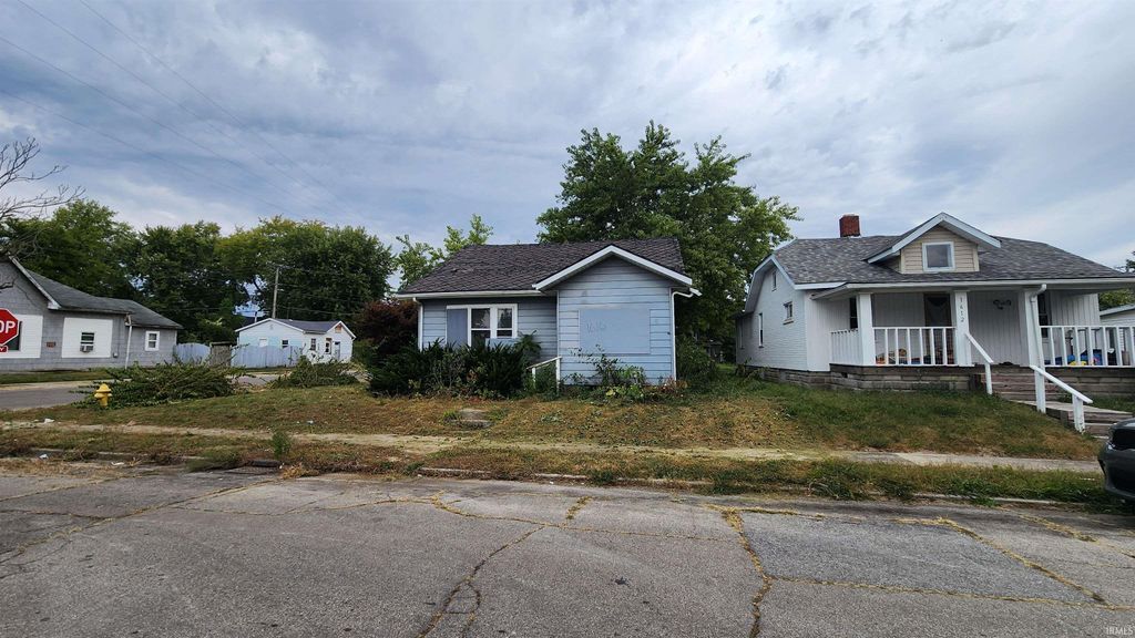 Photo of 1616 W 9Th Street, Muncie, IN 47302 (MLS # 202537549)
