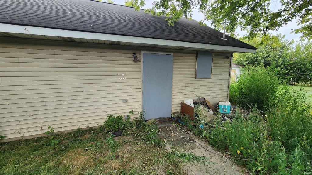 Photo of 1616 W 9Th Street, Muncie, IN 47302 (MLS # 202537549)