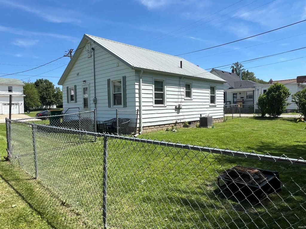 Photo of 121 W GRANT Street, Greentown, IN 46936 (MLS # 202620454)