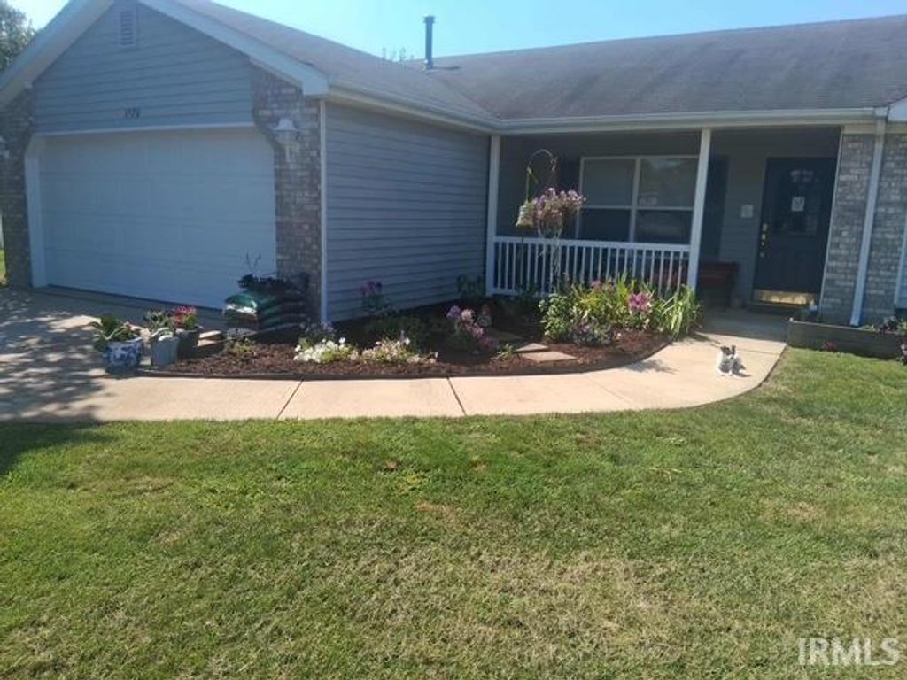 Photo of 1570 Greenfield Lane, Bluffton, IN 46714 (MLS # 202549135)