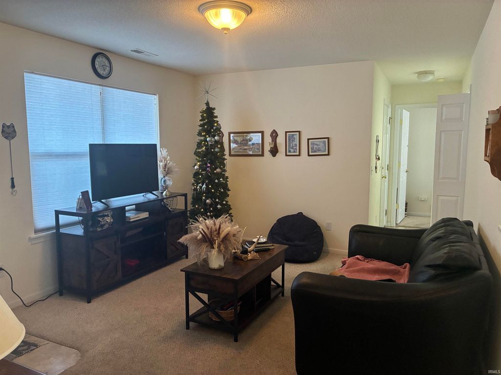 Photo of 1570 Greenfield Lane, Bluffton, IN 46714 (MLS # 202549135)