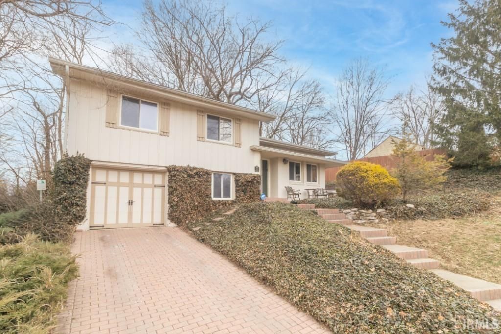 Photo of 520 Hawthorn Road, New Castle, IN 47362 (MLS # 202602723)