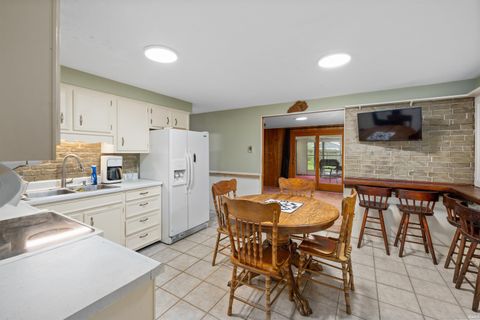 Tiny photo for 5228 Camelot Drive, Fort Wayne, IN 46815 (MLS # 202616164)