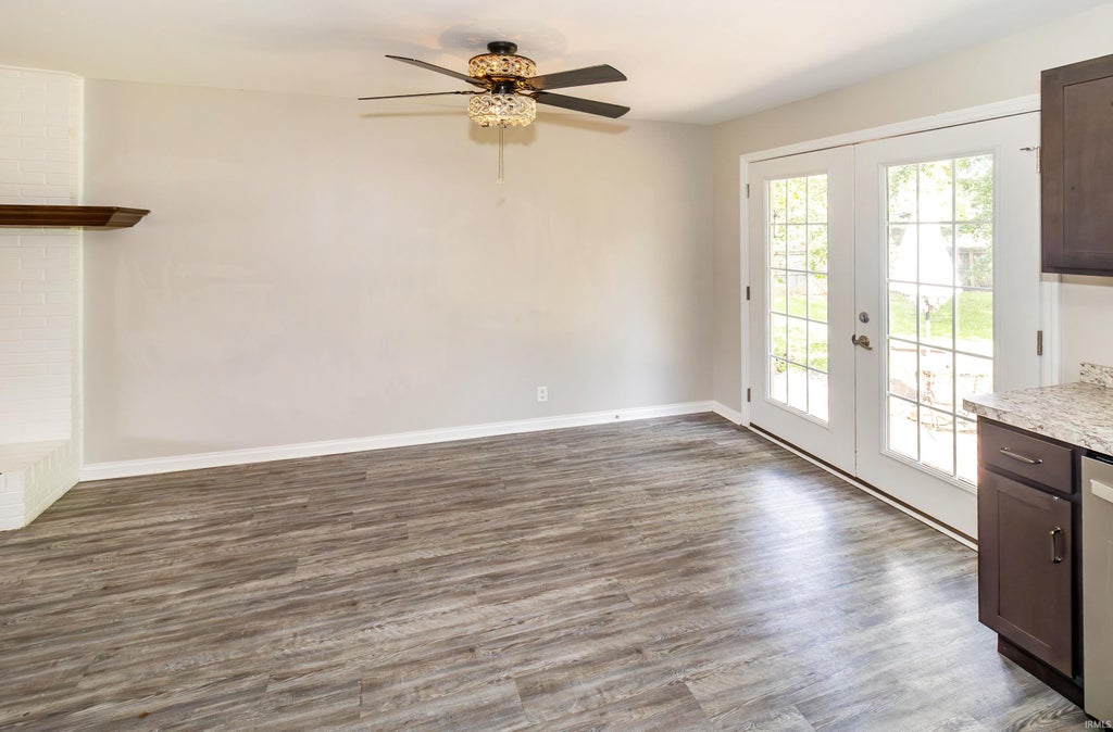 Photo of 834 S Royal Avenue, Evansville, IN 47715 (MLS # 202635609)