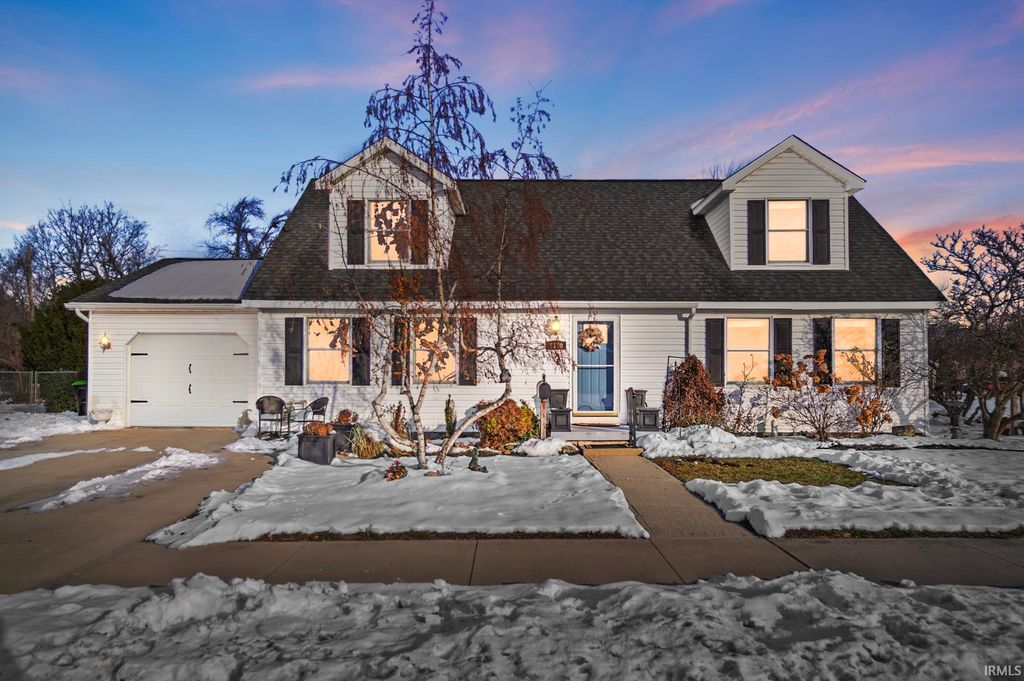 Photo of 1170 Gardendale Avenue, Huntington, IN 46750 (MLS # 202548697)