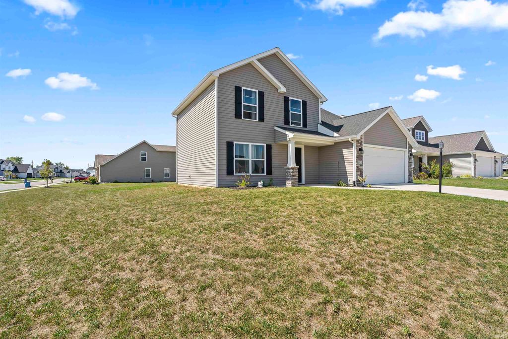 Photo of 12921 Slash Pass, Fort Wayne, IN 46818 (MLS # 202537601)