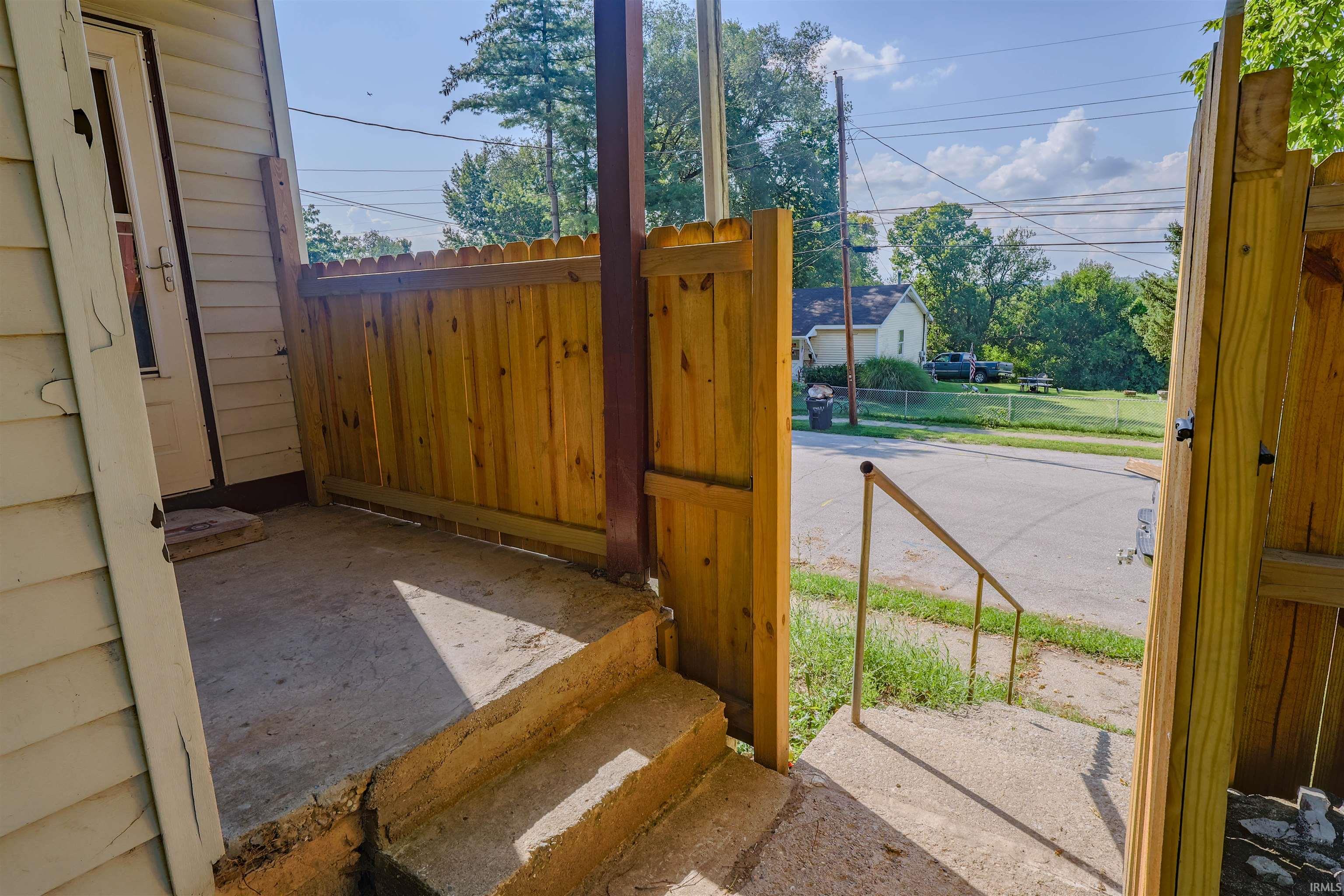 Lafayette, Indiana 47905, United States, 2 Bedrooms Bedrooms, ,1 BathroomBathrooms,Residential,Pending,187152