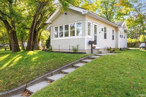 Photo of 1642 E Donald Street, South Bend, IN 46613 (MLS # 202643405)