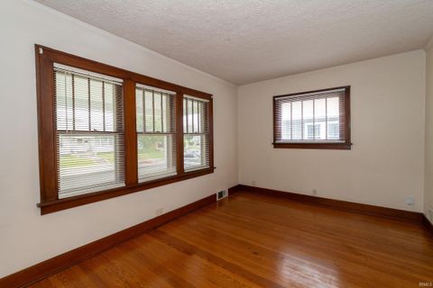 Tiny photo for 114 River Avenue, Mishawaka, IN 46544 (MLS # 202618725)